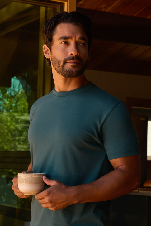 [color]Hugs[/color] The Arms and [color]Hides[/color] The Belly