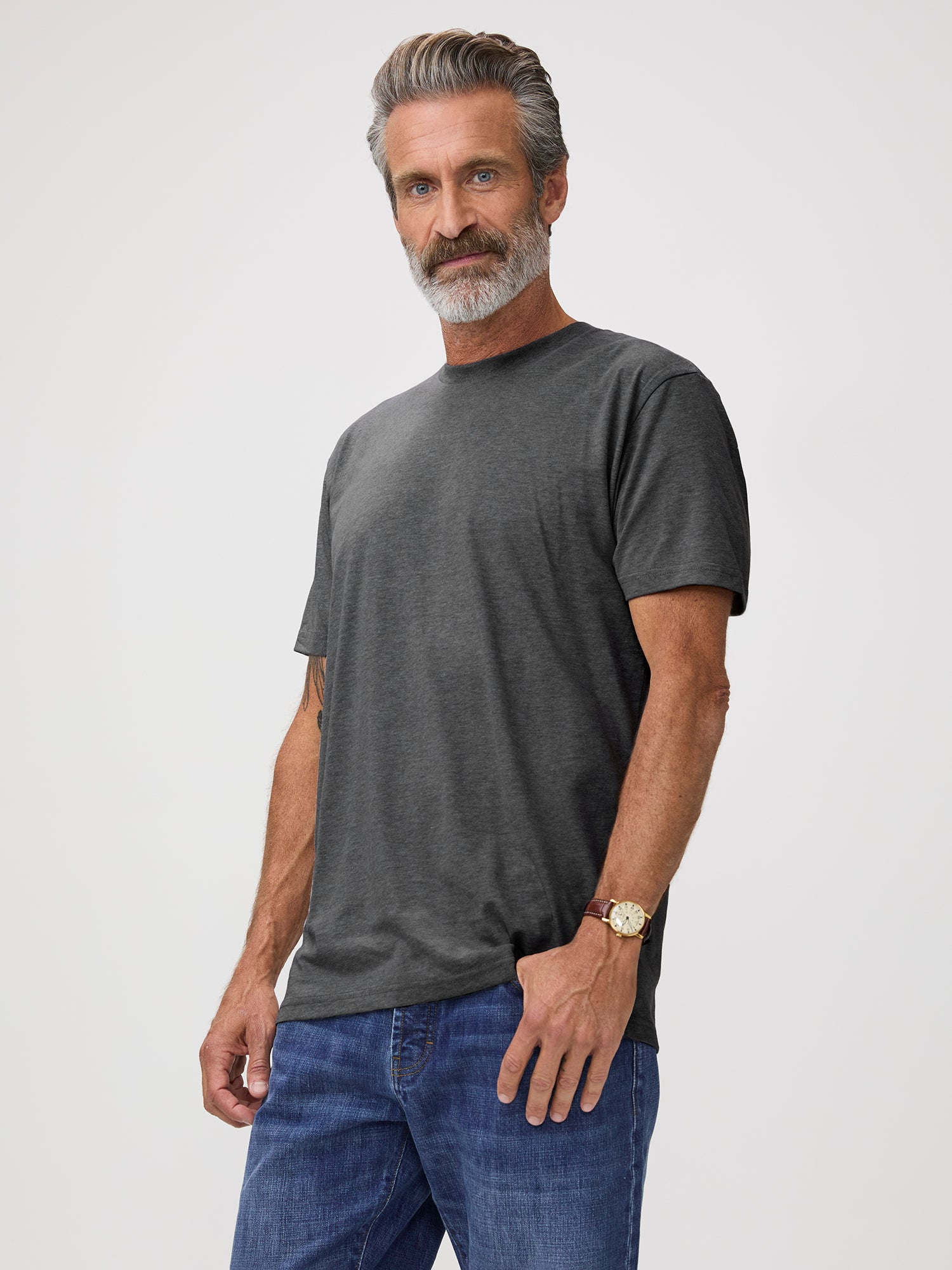 Carbon Grey Crew Neck Tee: Timeless Comfort in a Classic Shade