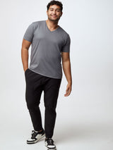 Matheus is 6', 210LBS and wears a size XL # Men's V-Neck in Slate | Fresh Clean Threads