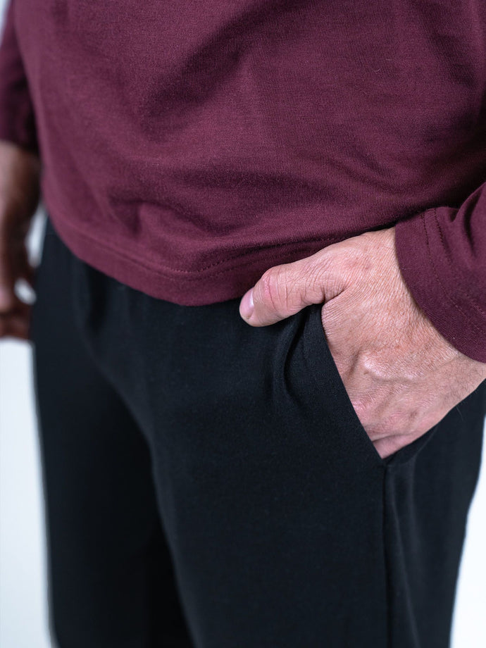 Ariel is 6'1, 175lbs and wears a size M # Black Day Off Jogger Studio Size Medium Front Pocket Detail| Fresh Clean Threads