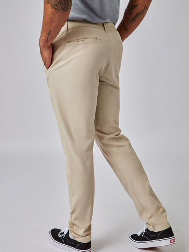 Joe is 6', 180LBS and wears a size 32x30 # 2-Pack Stretch Tech Pant Neutrals | Fresh Clean Threads
