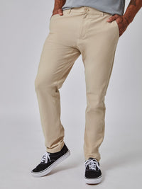 Joe is 6', 180LBS and wears a size 32x30 # Tech Pant | Khaki Stretch Tech Pant | Fresh Clean Threads